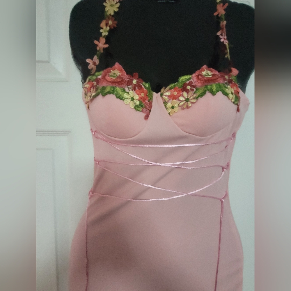 Elegant Pink Floral-Trimmed Dress - Picture 2 of 6